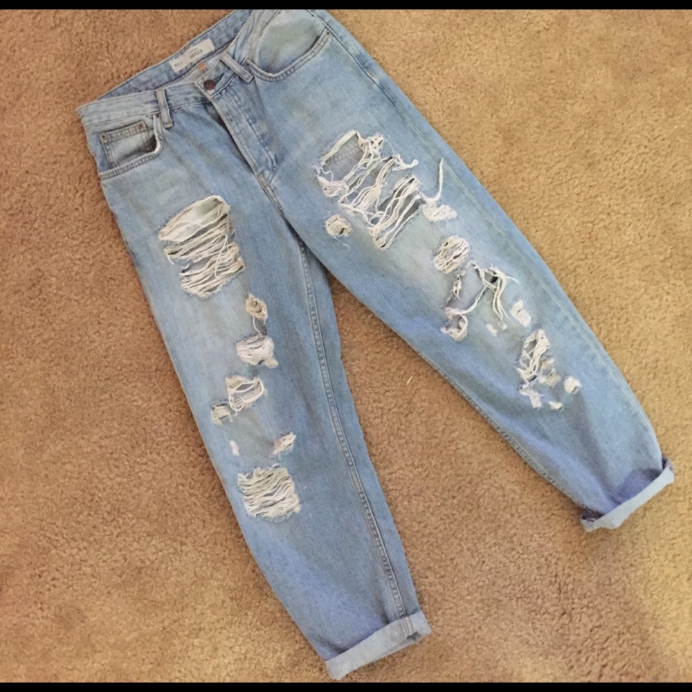 Distressed Boyfriend Jeans