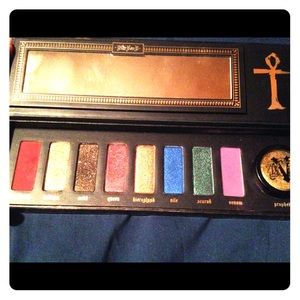 Limited Kat Von D Serpentina Palette!