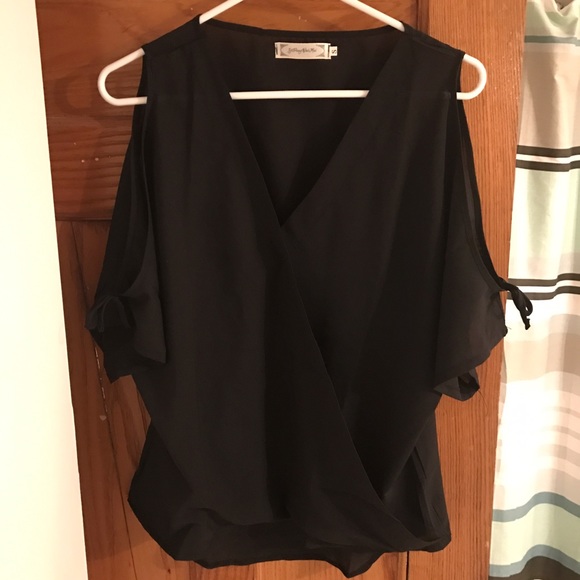 NWT off the shoulder black top - Picture 3 of 4