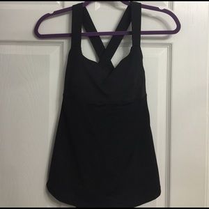 Black lululemon workout top with thick straps