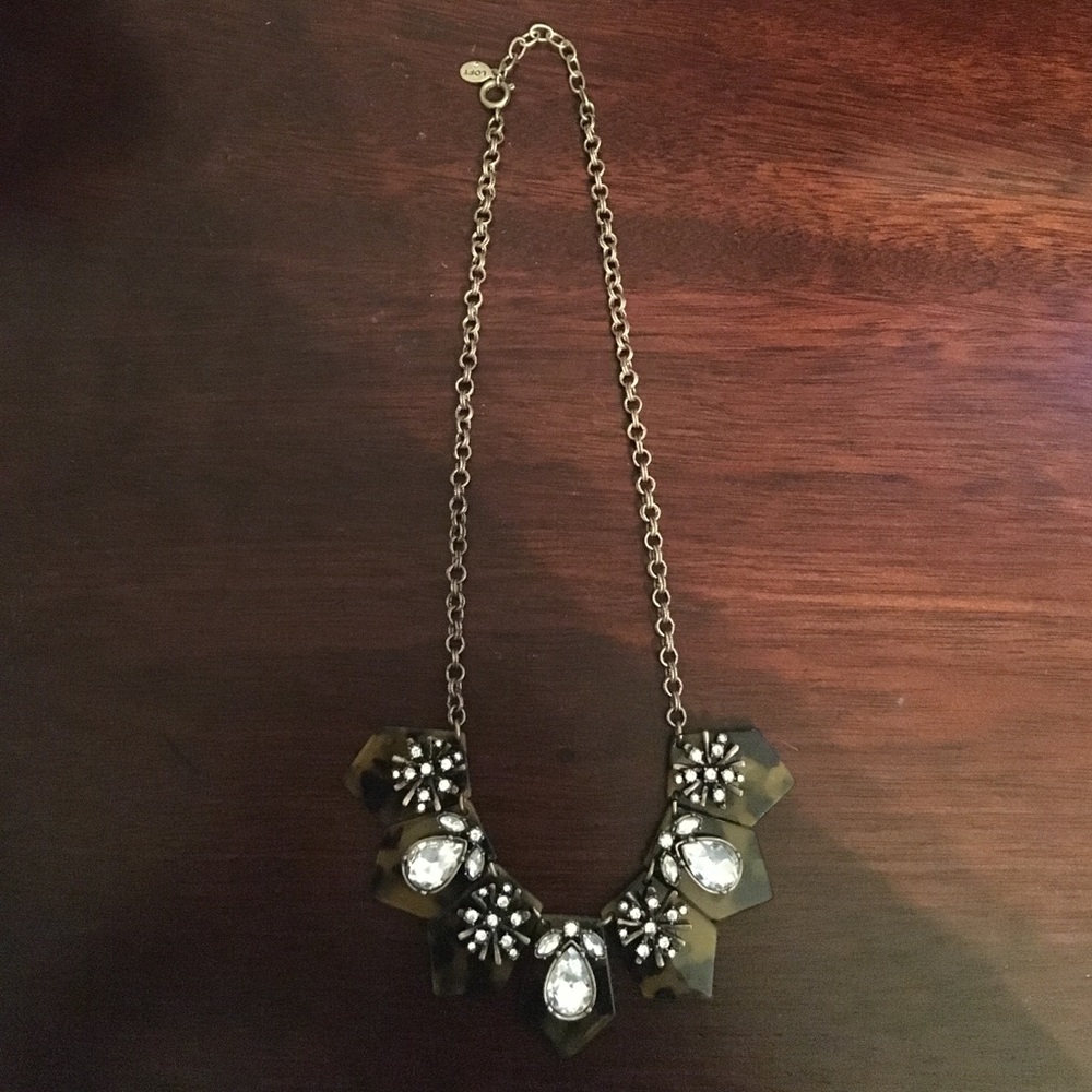 Loft 10" costume jewelry necklace