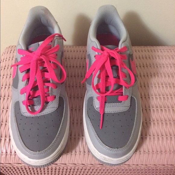 Nike shoes - Picture 3 of 3