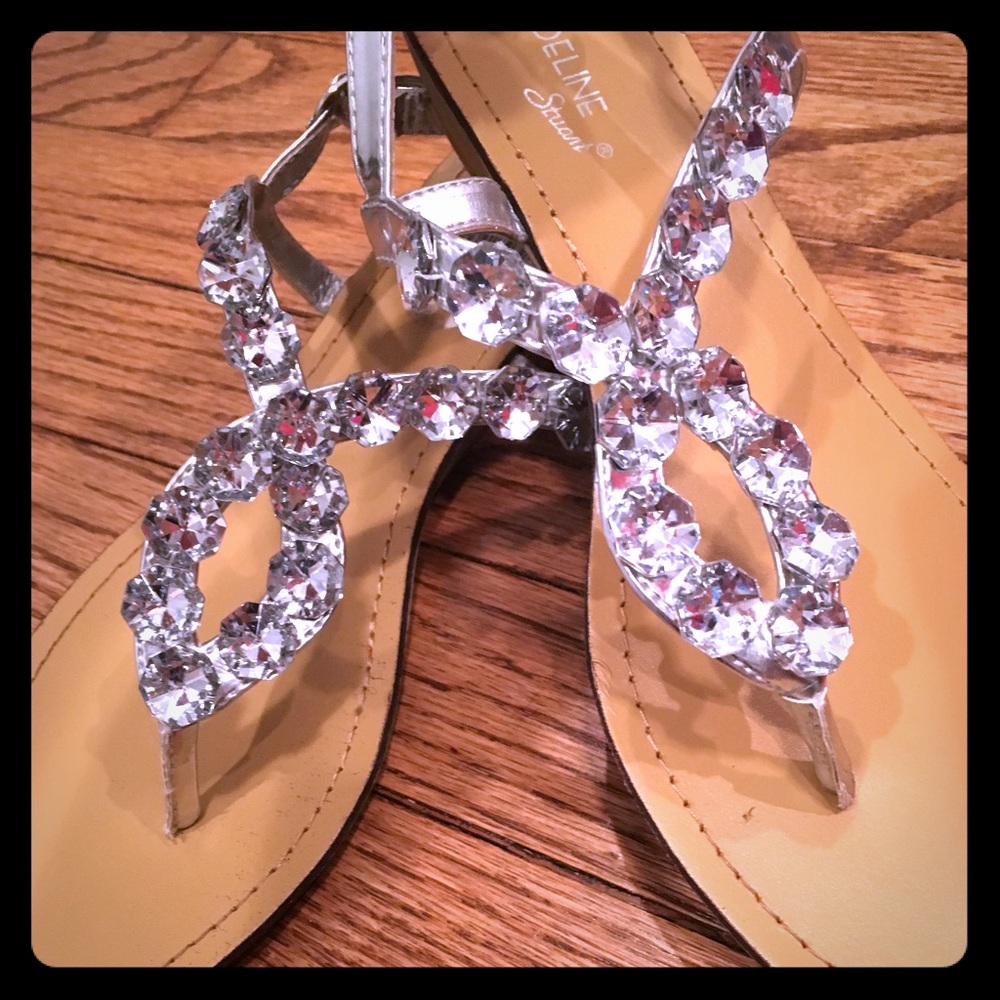 Madeline Stuart rhinestone sandals size 8W
