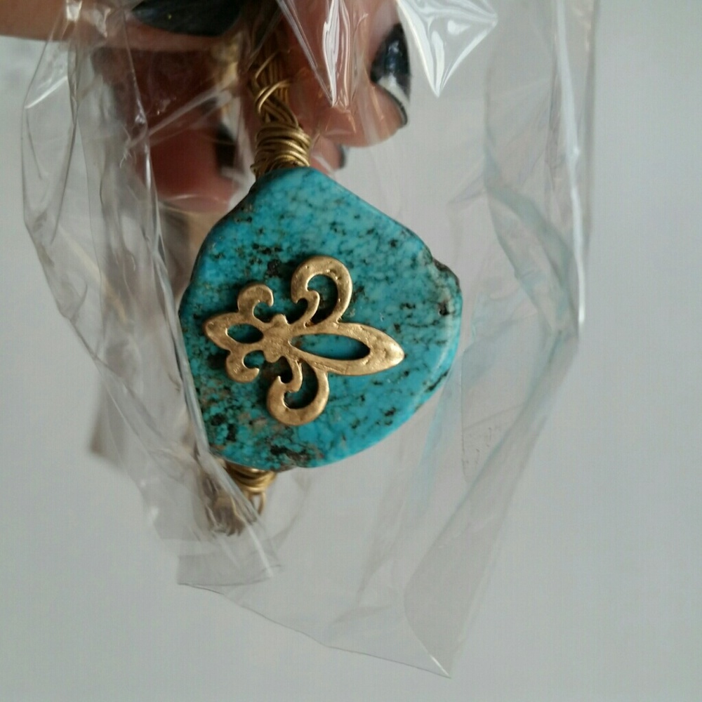 Fleur de Lis Turquoise Stone gold bracelet - Picture 3 of 8