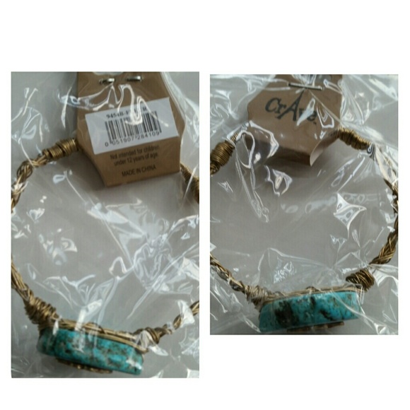 Fleur de Lis Turquoise Stone gold bracelet - Picture 4 of 8