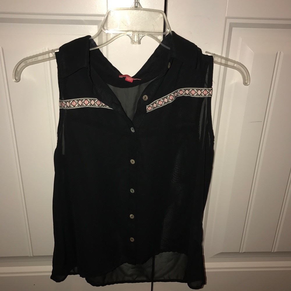 sheer black collar sleeveless shirt