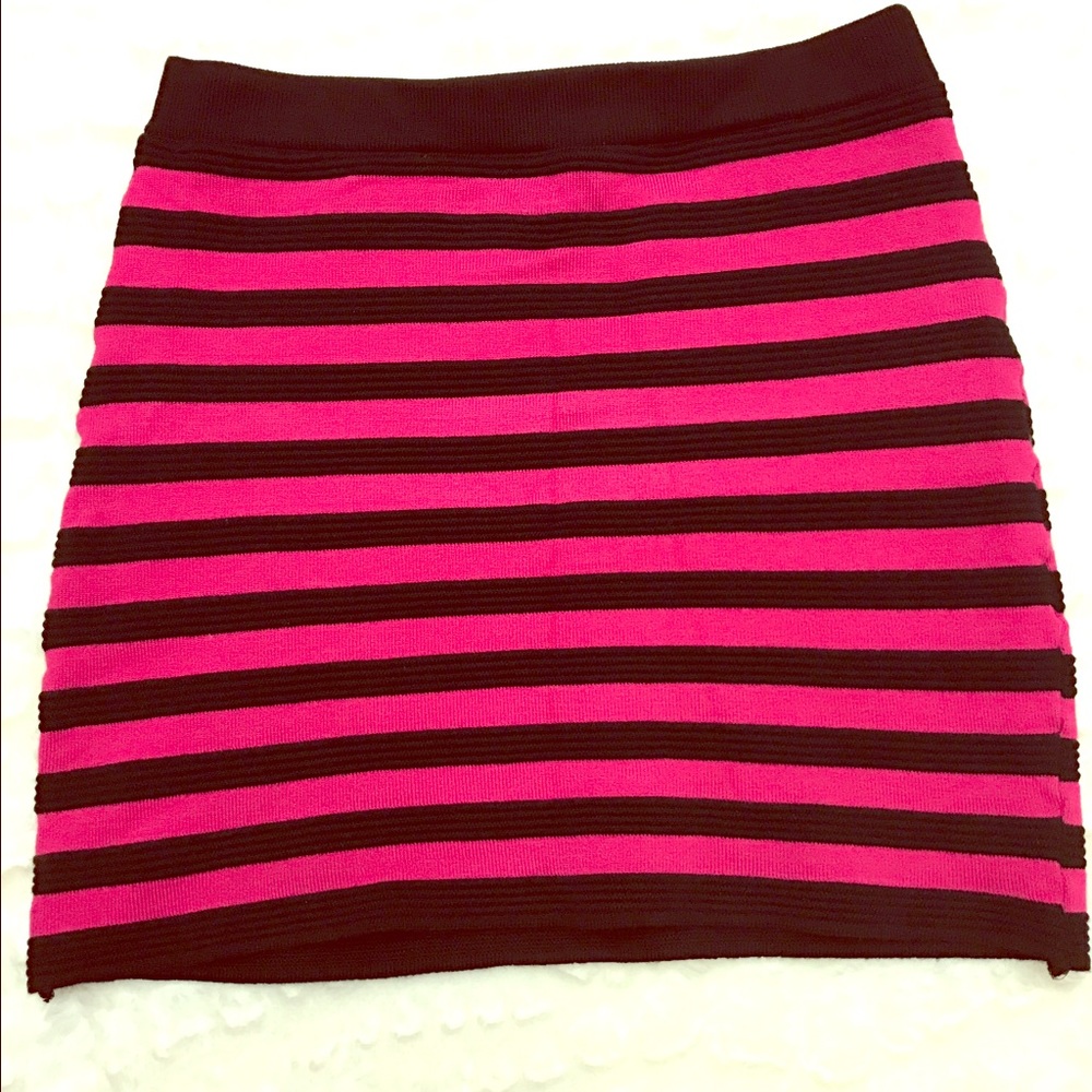 Stripped bodycon mini skirt. Size M