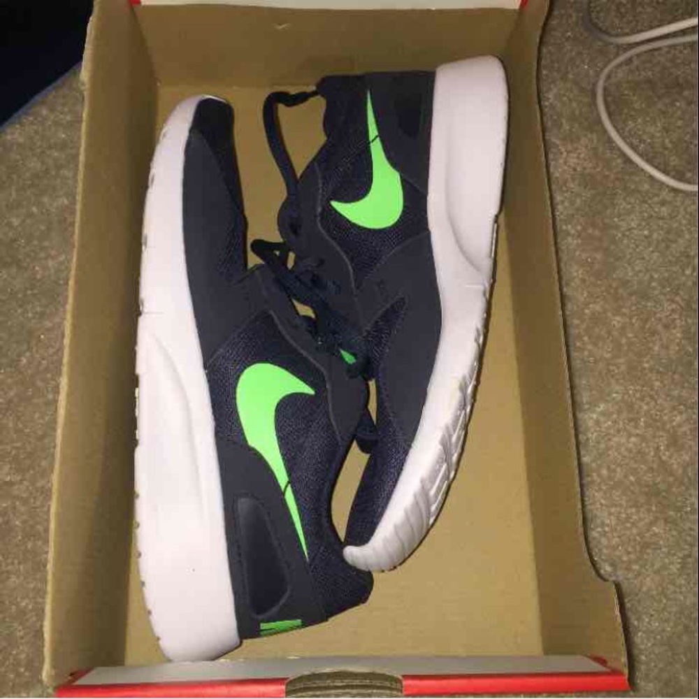 Nike Kaishes