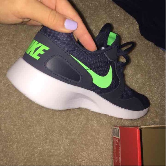 Nike Kaishes - Picture 2 of 2