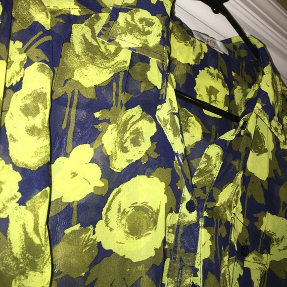 Floral button down - Picture 2 of 2