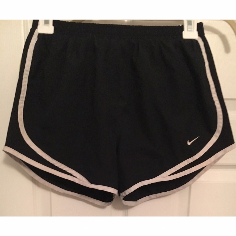 SOLD Nike shorts black white