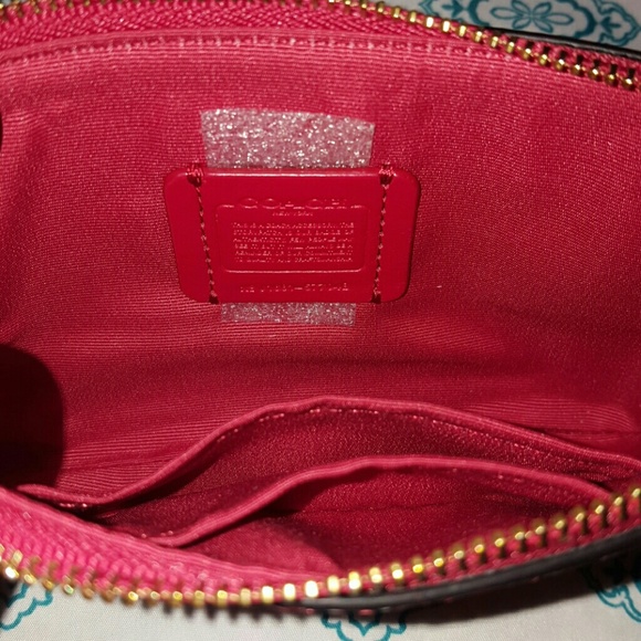 Brand new coach wristlet/wallet - Picture 4 of 6