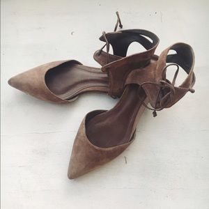 Women's 8.5! Worn once!