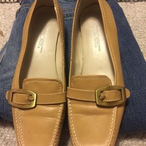Classic loafers camel color