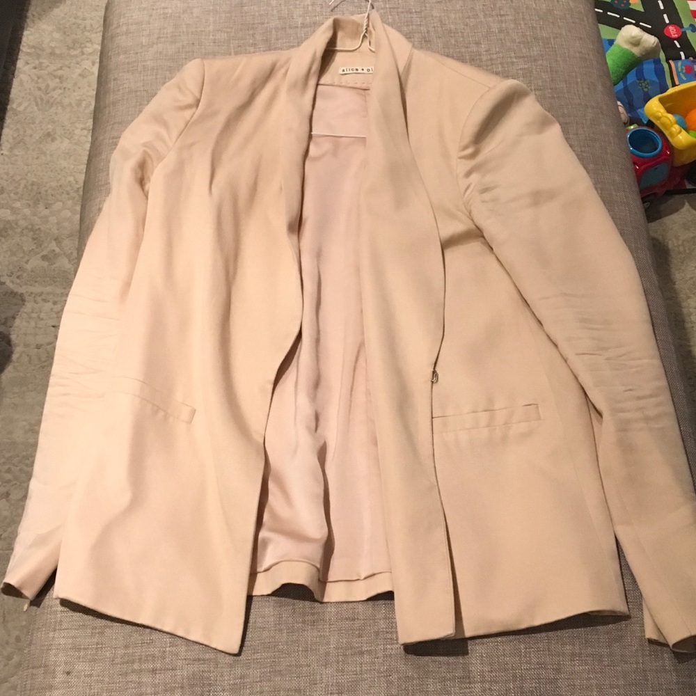 Alice & Olivia cream blazer