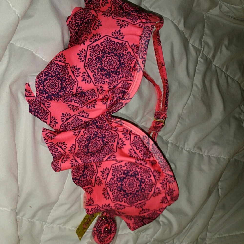 Gianni Bini Medallion bathing suit top size Medium