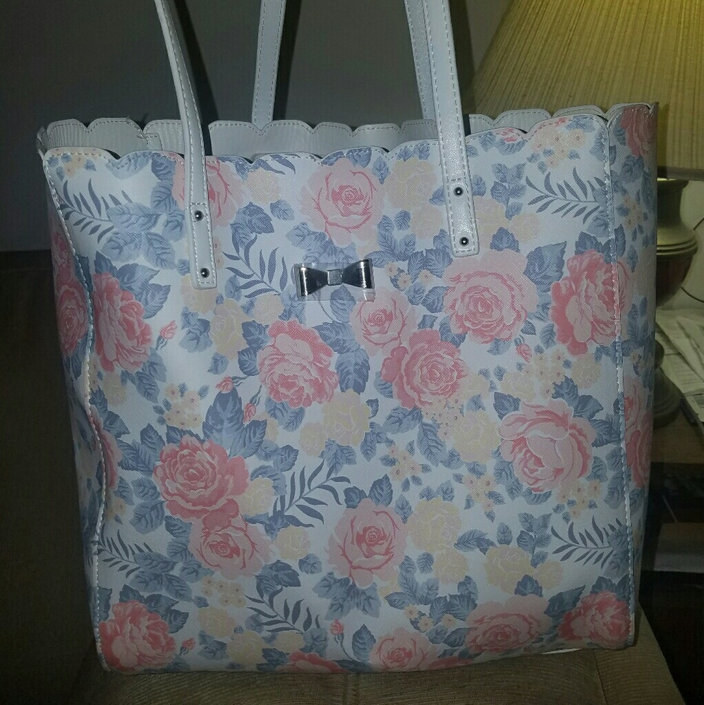 Candie's floral handbag