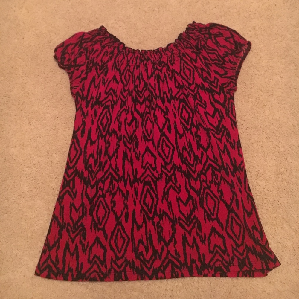 Cute Top! - Picture 2 of 3