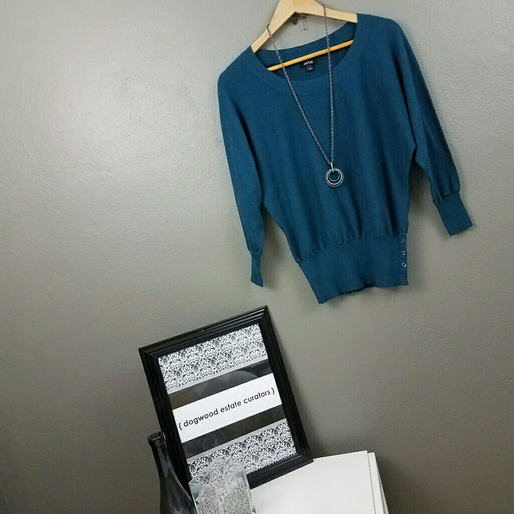 Jewel Teal Colored Long Sleeve Knit Top Size S - Picture 1 of 6
