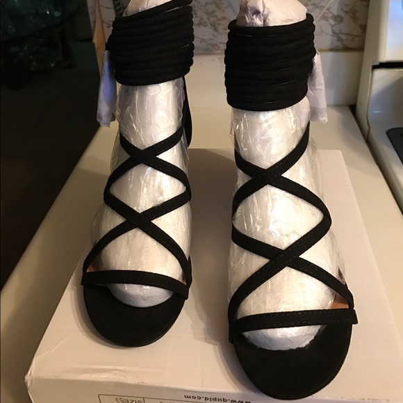 1 Size 6 Left Black Sandals - Picture 3 of 5