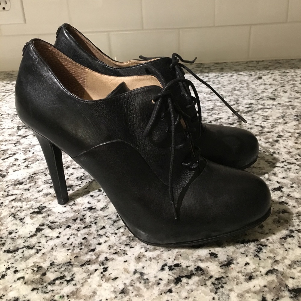 Guess leather shoes