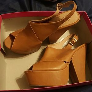 Chunky wedges new never been worn