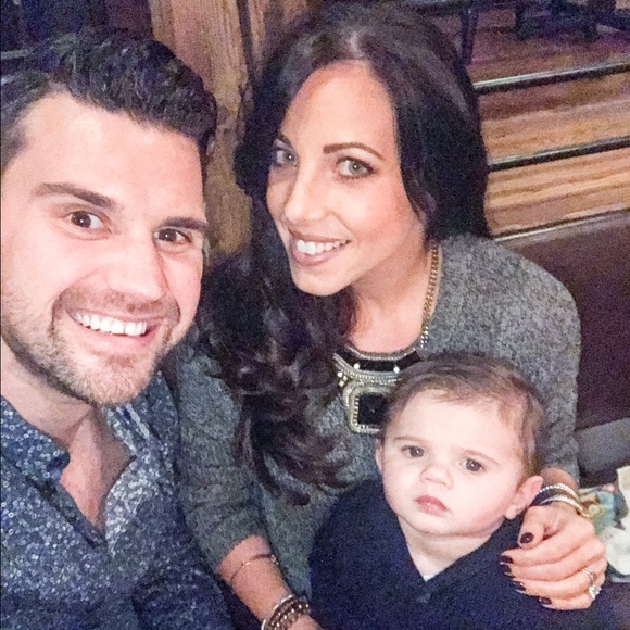 Hi! WELCOME TO MY CLOSET! : ) - Picture 2 of 4