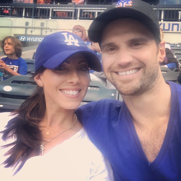 Hi! WELCOME TO MY CLOSET! : ) - Picture 4 of 4