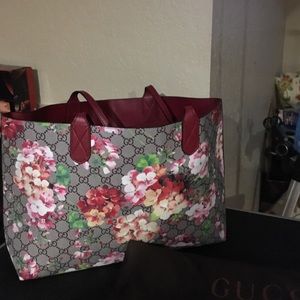 Gucci  Tote