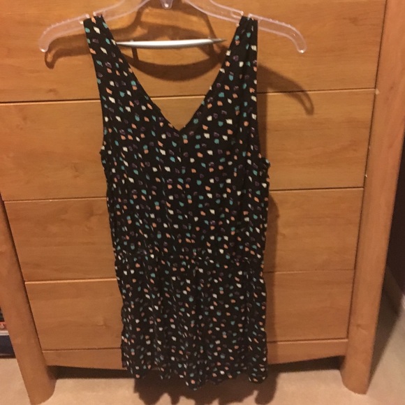 Geometric print black romper. - Picture 2 of 4