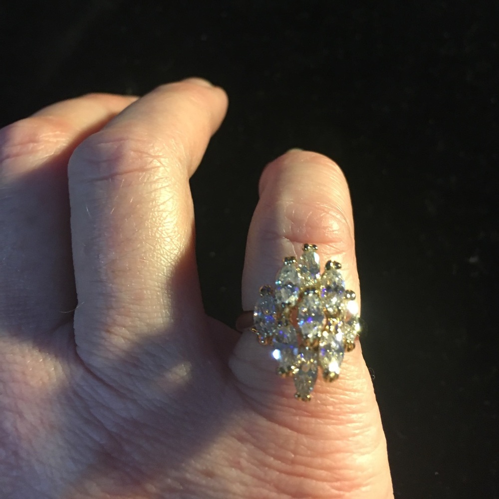 GP Lind Oval Cut CZ Cluster 3.8g Ring Size 5