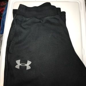 Under Armour men's black comfy sweatpants