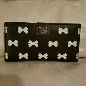Kate Spade white and black bows wallet