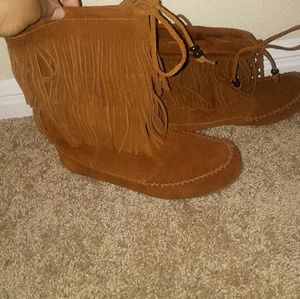🎀Minnetonka🎀 Double Fringe Boots