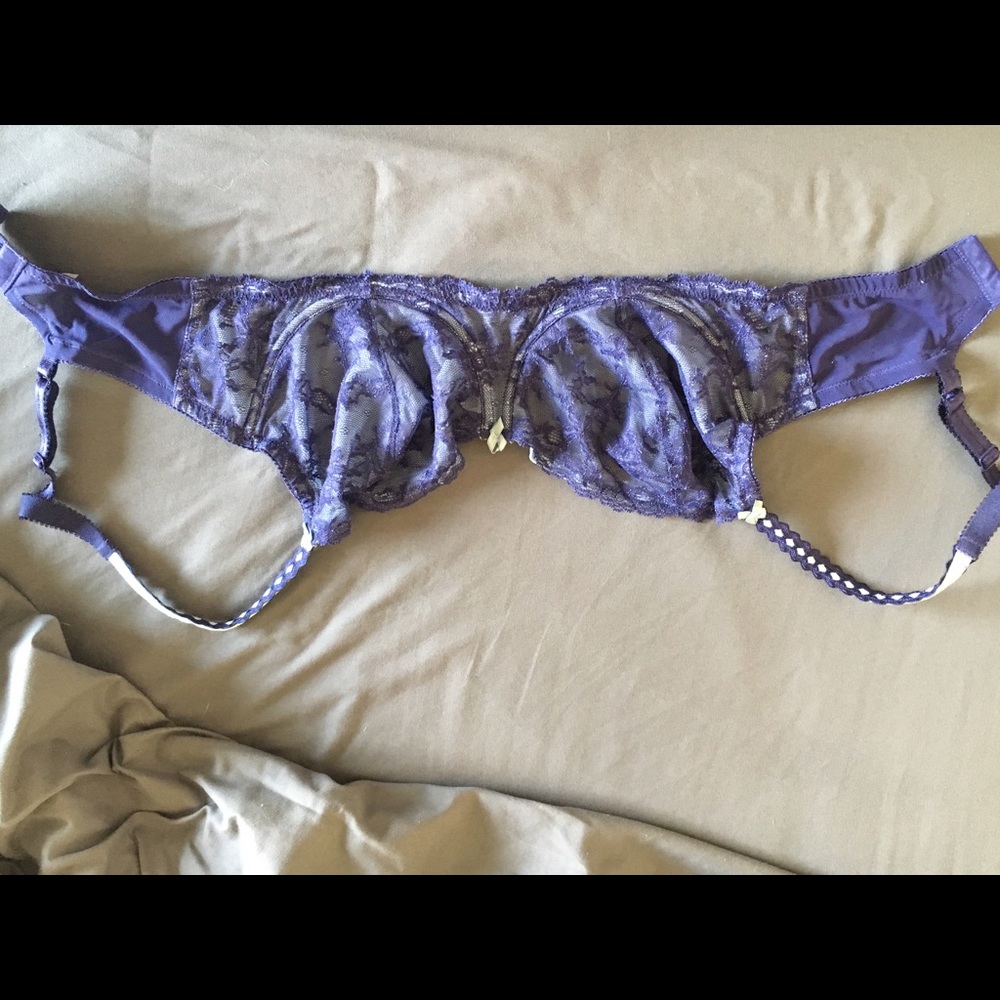 Really sexy no padding lacy bra. Been worn once!