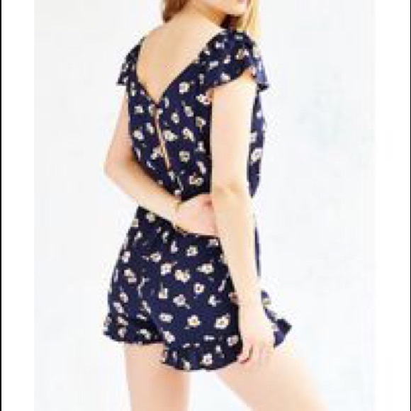 Pins and needles flutter romper - Picture 2 of 5