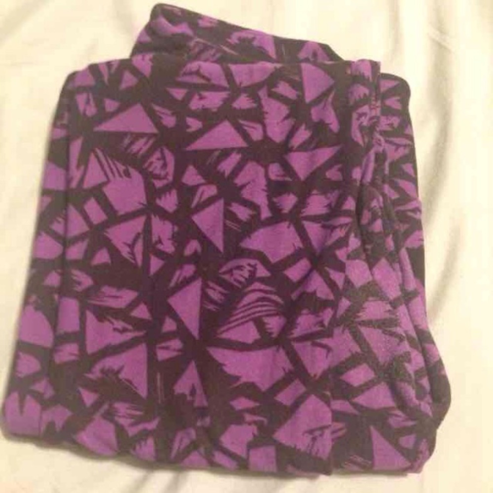 OS lularoe leggings purple with black