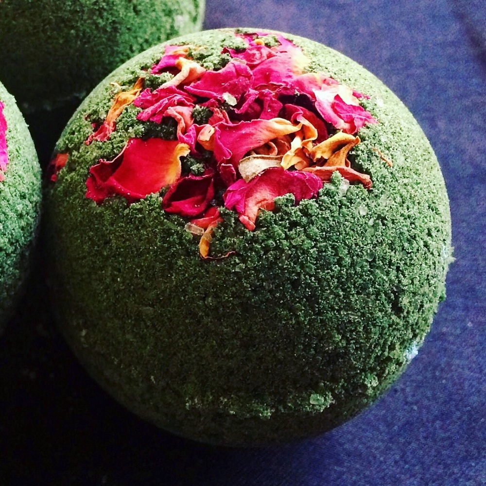 *SALE* 🖤🌹Enchanted Garden Bath Bomb🌹🖤
