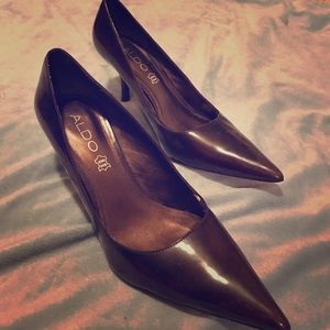 Classic dark brown pumps