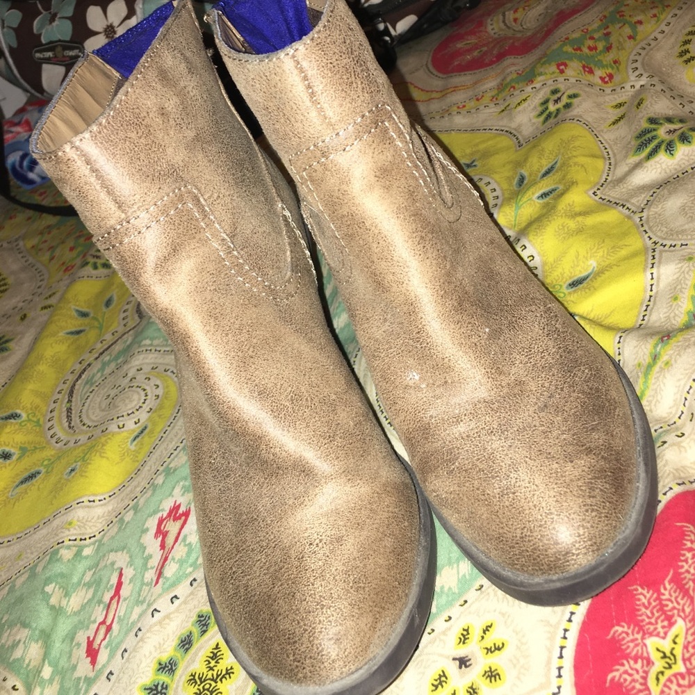 Booties - Picture 3 of 4