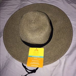 Solar Escape women's new UV grasslands hat.