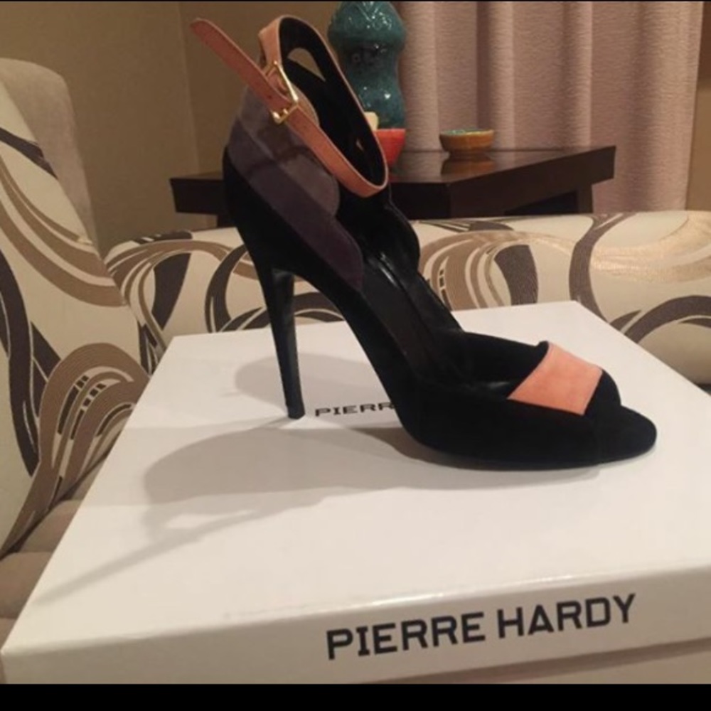 Pierre Hardy suede pumps. 4 inch heel