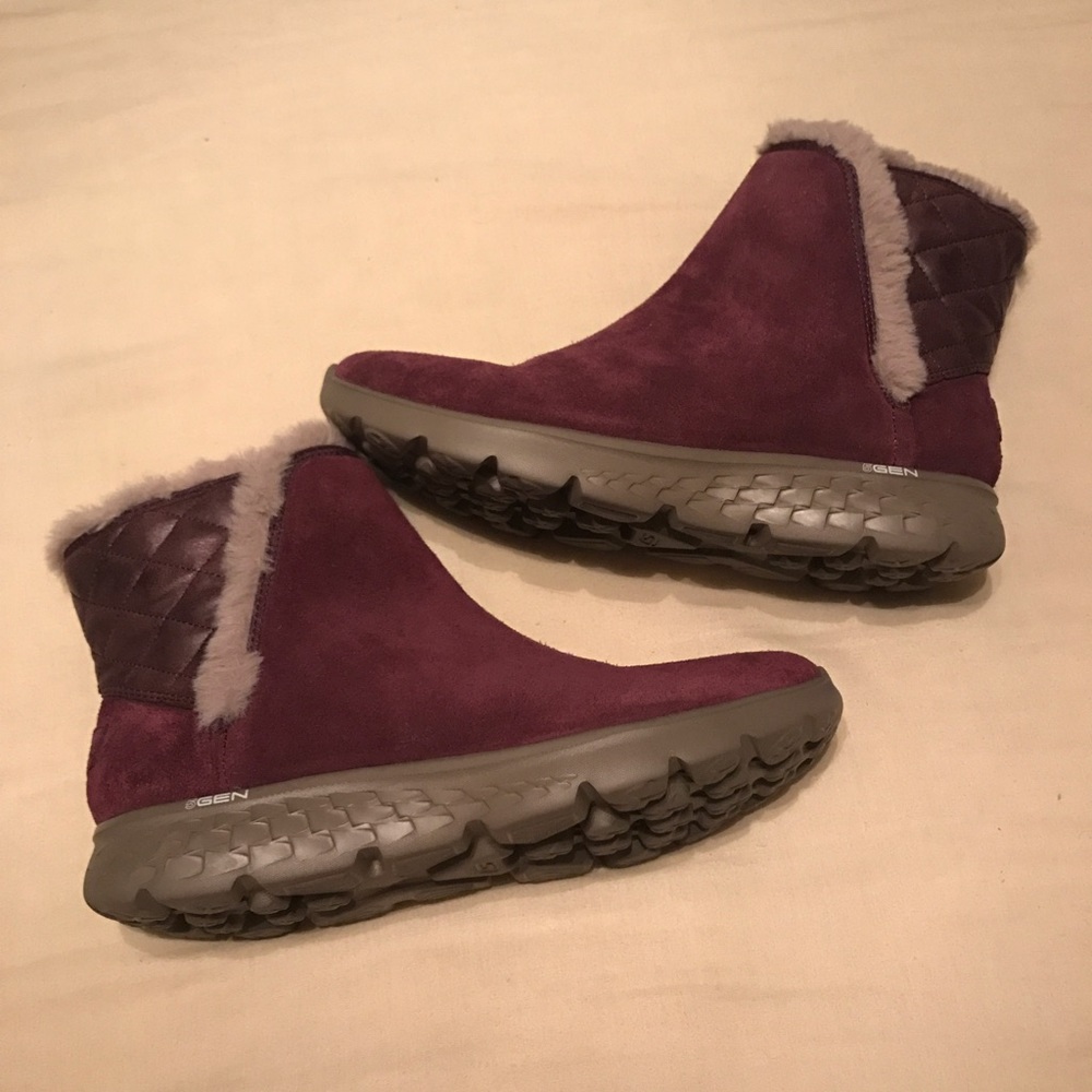 NIB - Skechers boots