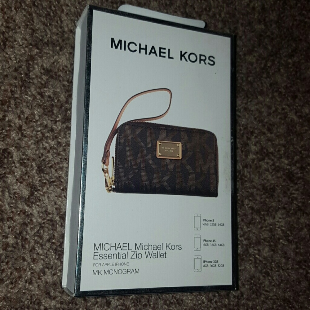 Brand NEW Michael Kors IPhone wristlet