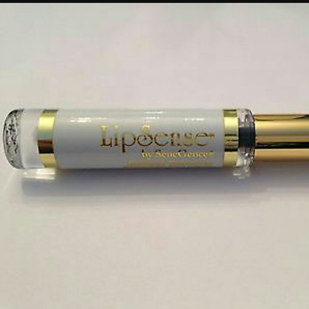 Lipsense Oops Remover