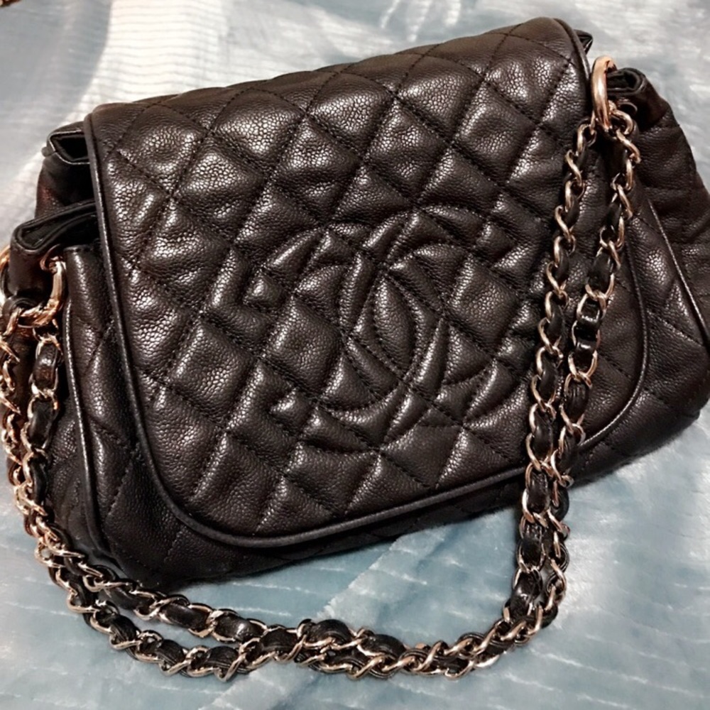 Chanel caviar black bag