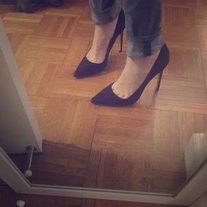 Manolo Blahnik BB Suede Point Toe Pumps