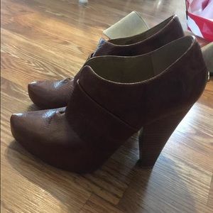 Jessica Simpson heels