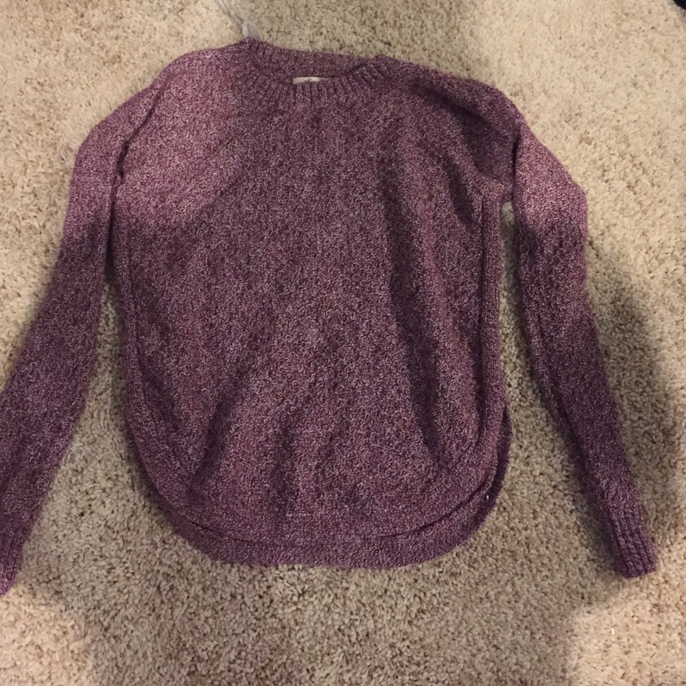 maroon holister  sweater