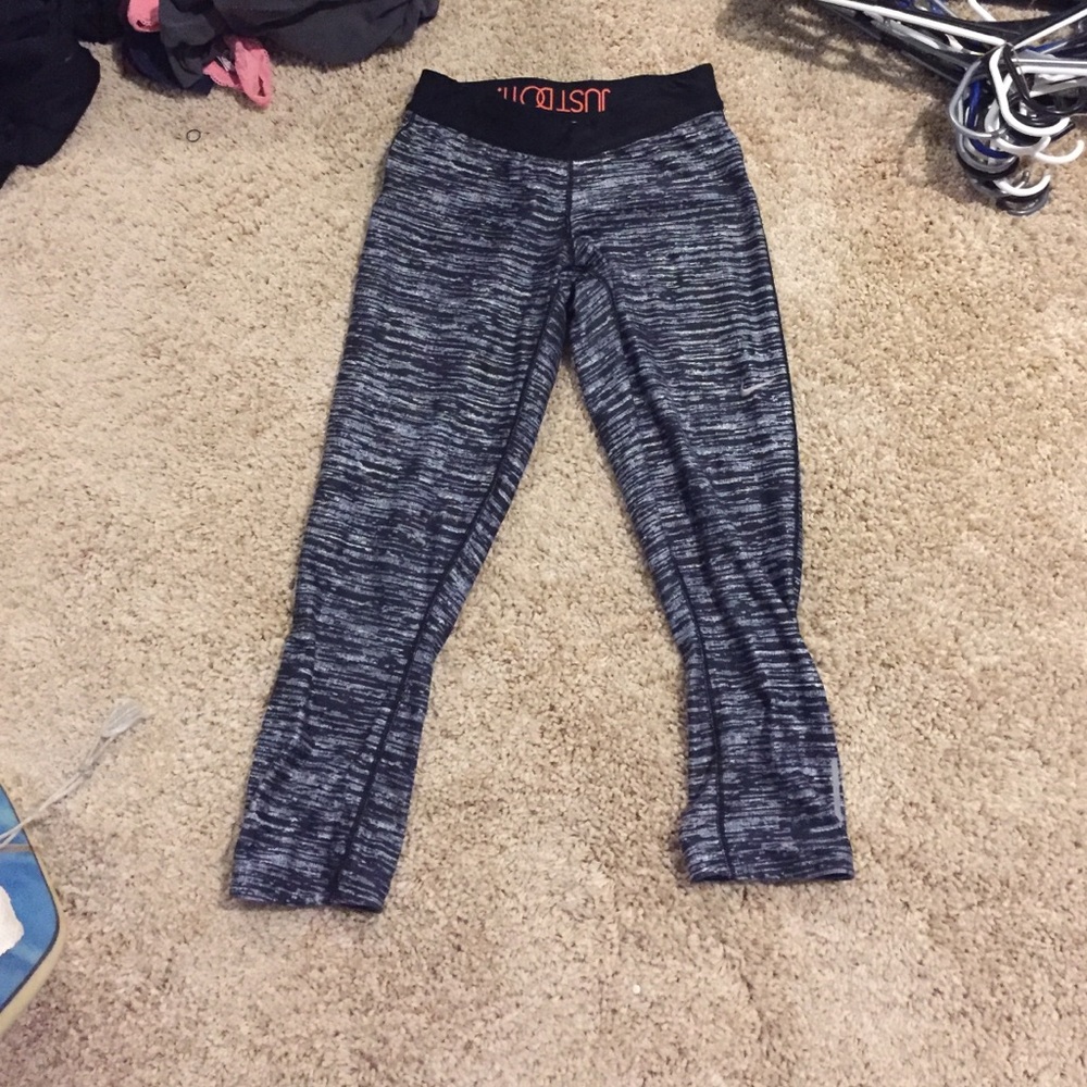 Nike crop yoga pants